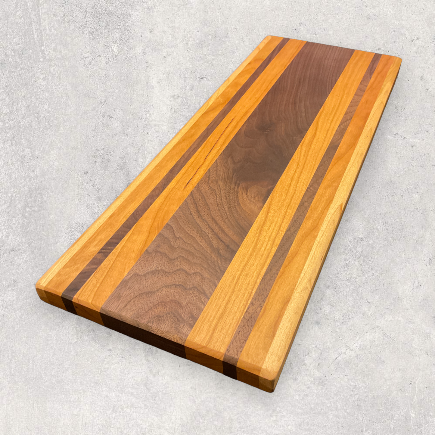WALNUT & CHERRY EDGE GRAIN CUTTING BOARD