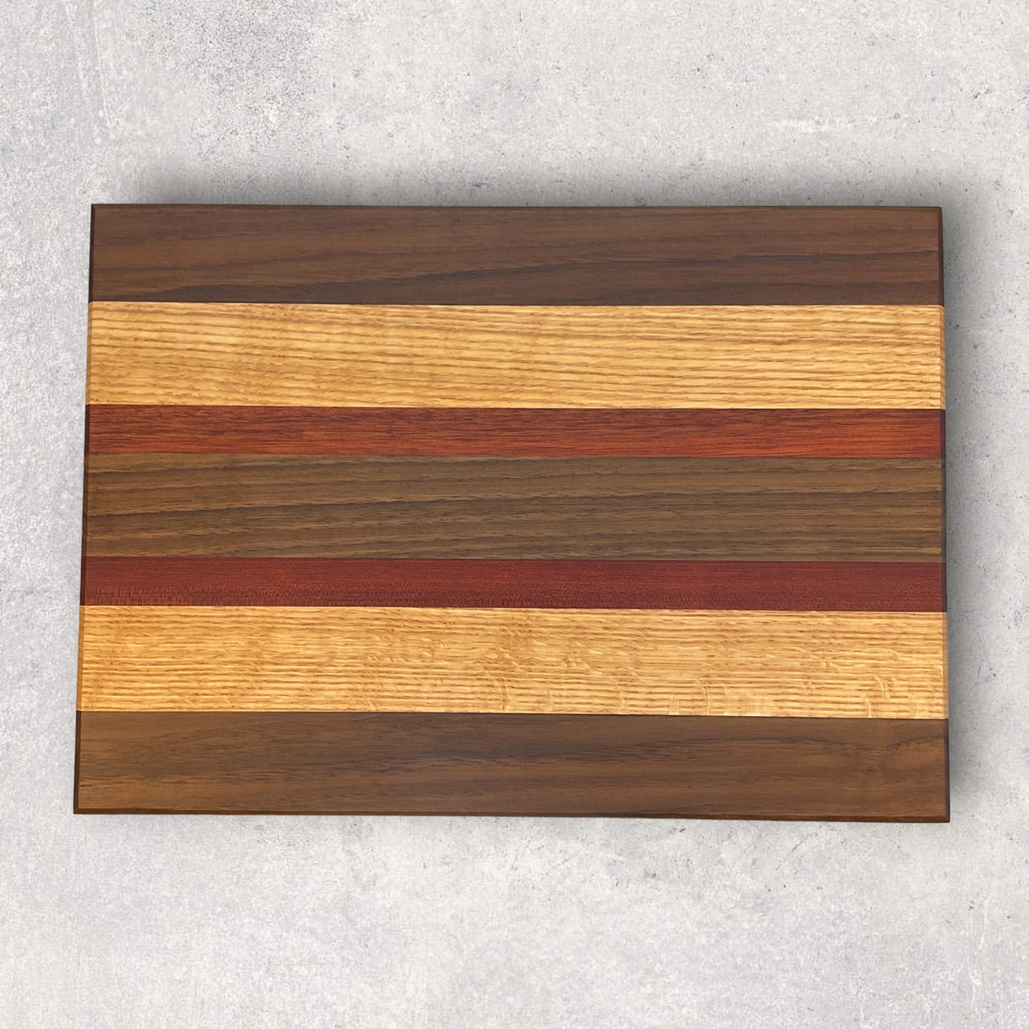 TRIPLE BLEND CUTTING BOARD