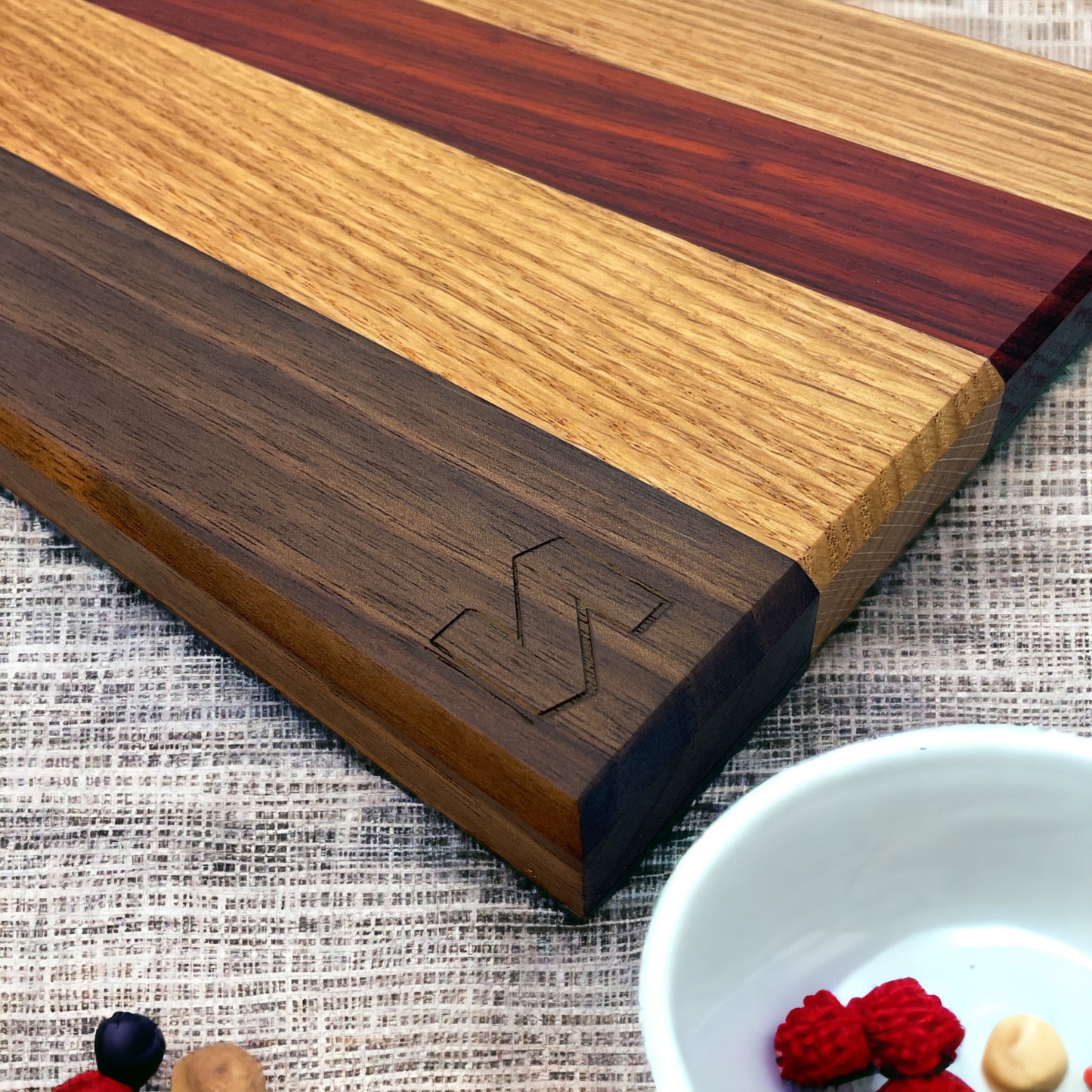 PADAUK STRIPE CUTTING BOARD