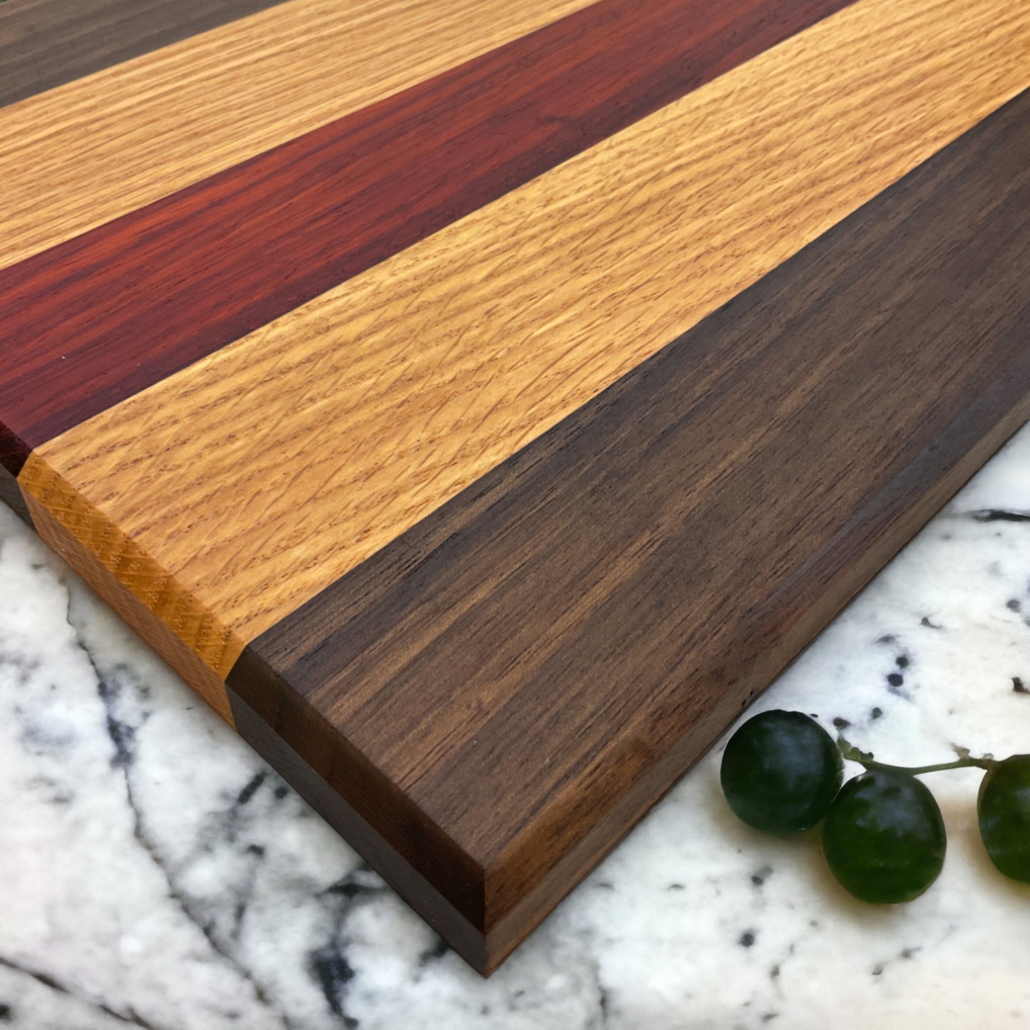 PADAUK STRIPE CUTTING BOARD